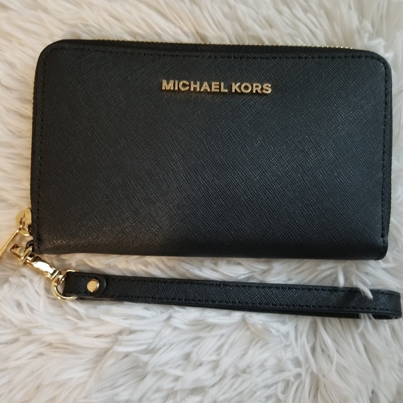 Michael Kors Large Leather Phone Case - Picture 1 of 5